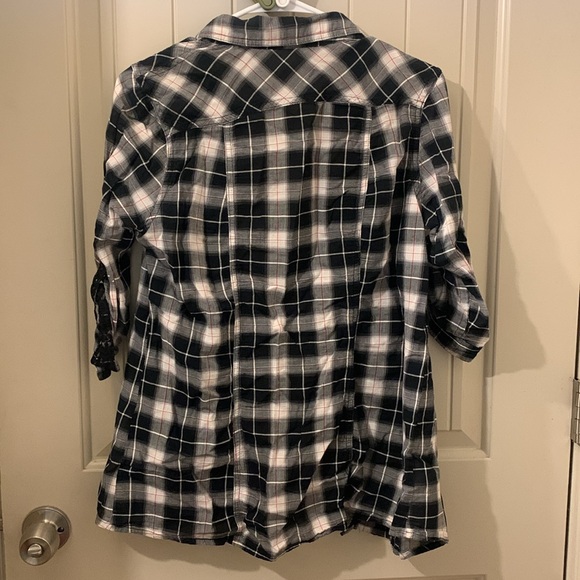 Maurice’s Plaid Flannel w/Lace - Picture 3 of 3